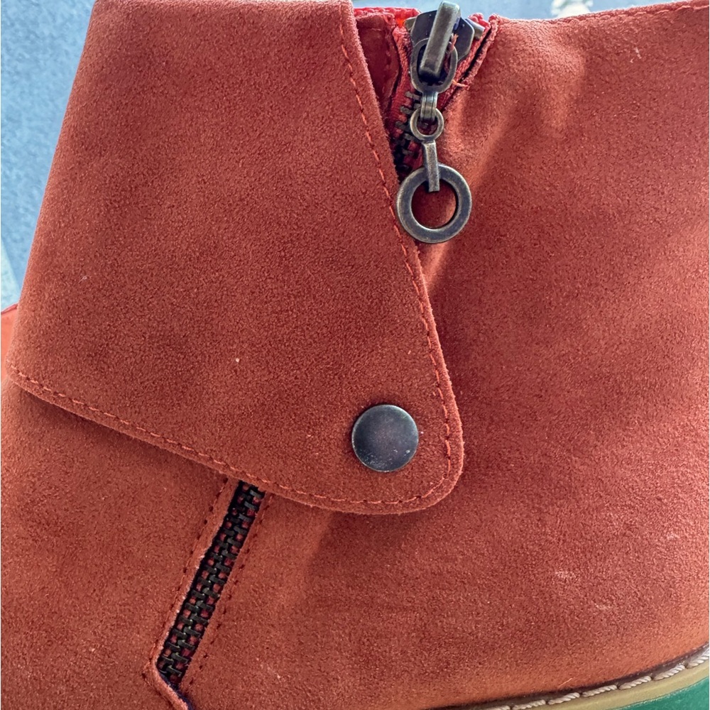 Suede Booties By Refresh - Size 10 - Nib - image 4